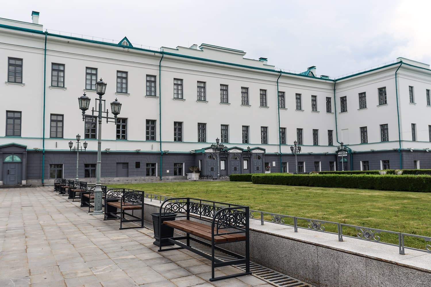 Дворец наместника