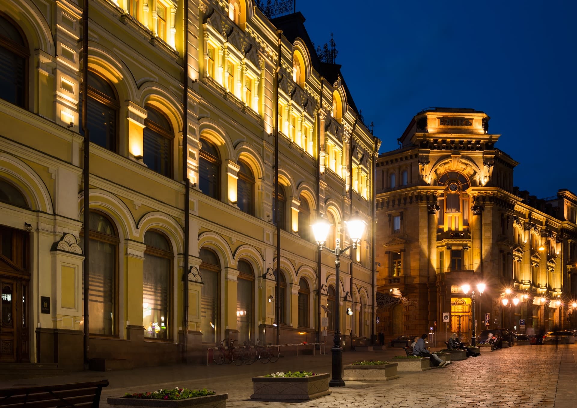 Перекресток Кузнецкий Мост — Неглинная — второй светофор Москвы