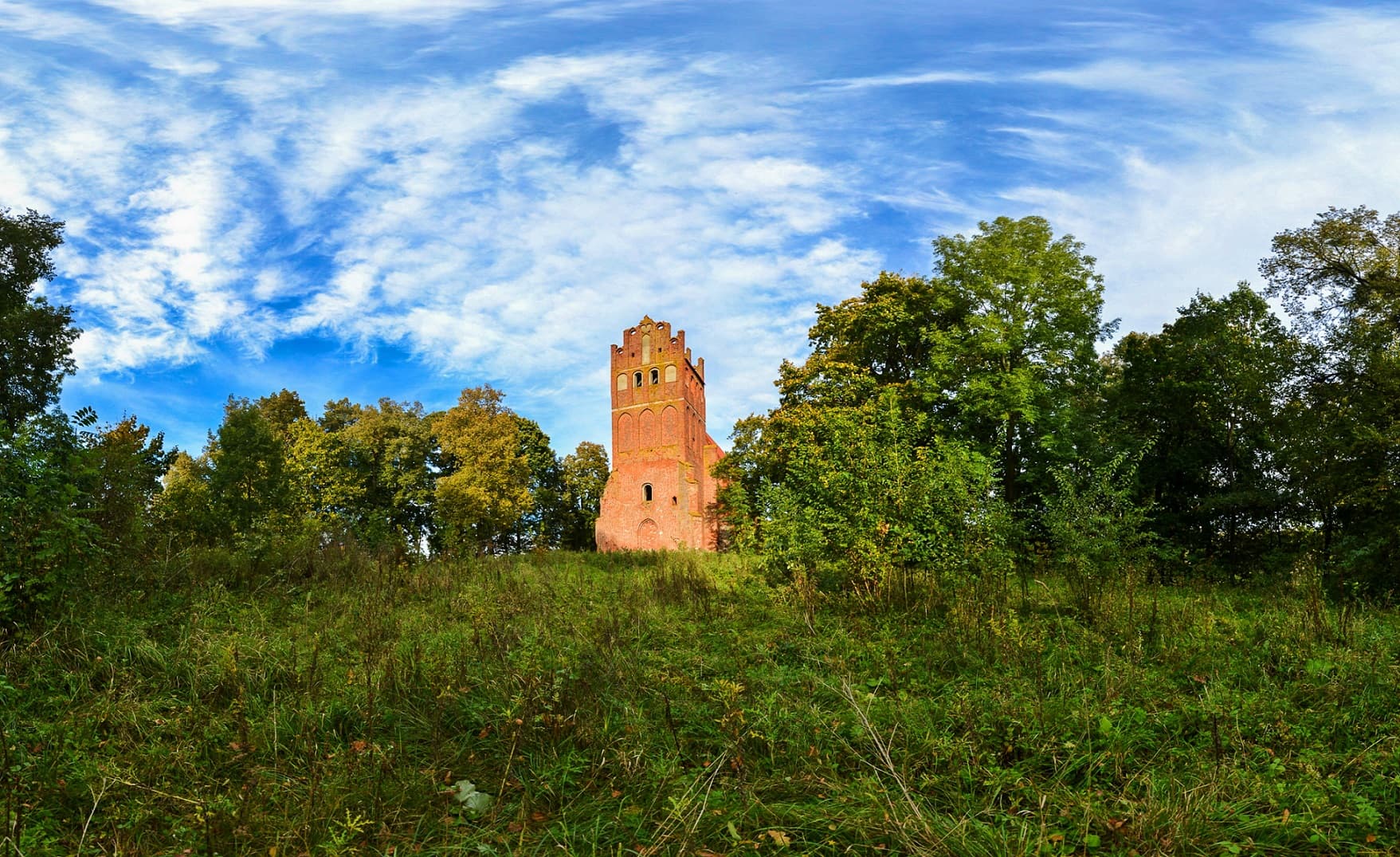Кирха Святой Катарины в Тарау