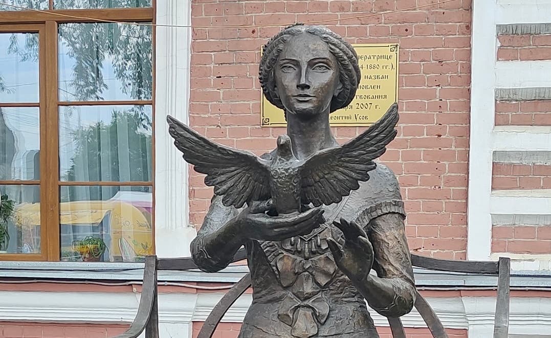 Памятник императрице Марии Александровне 