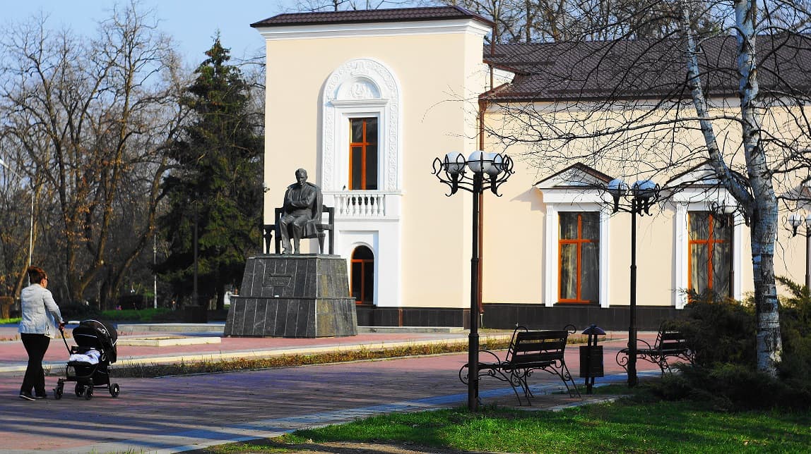 Памятник Али Шогенцукову
