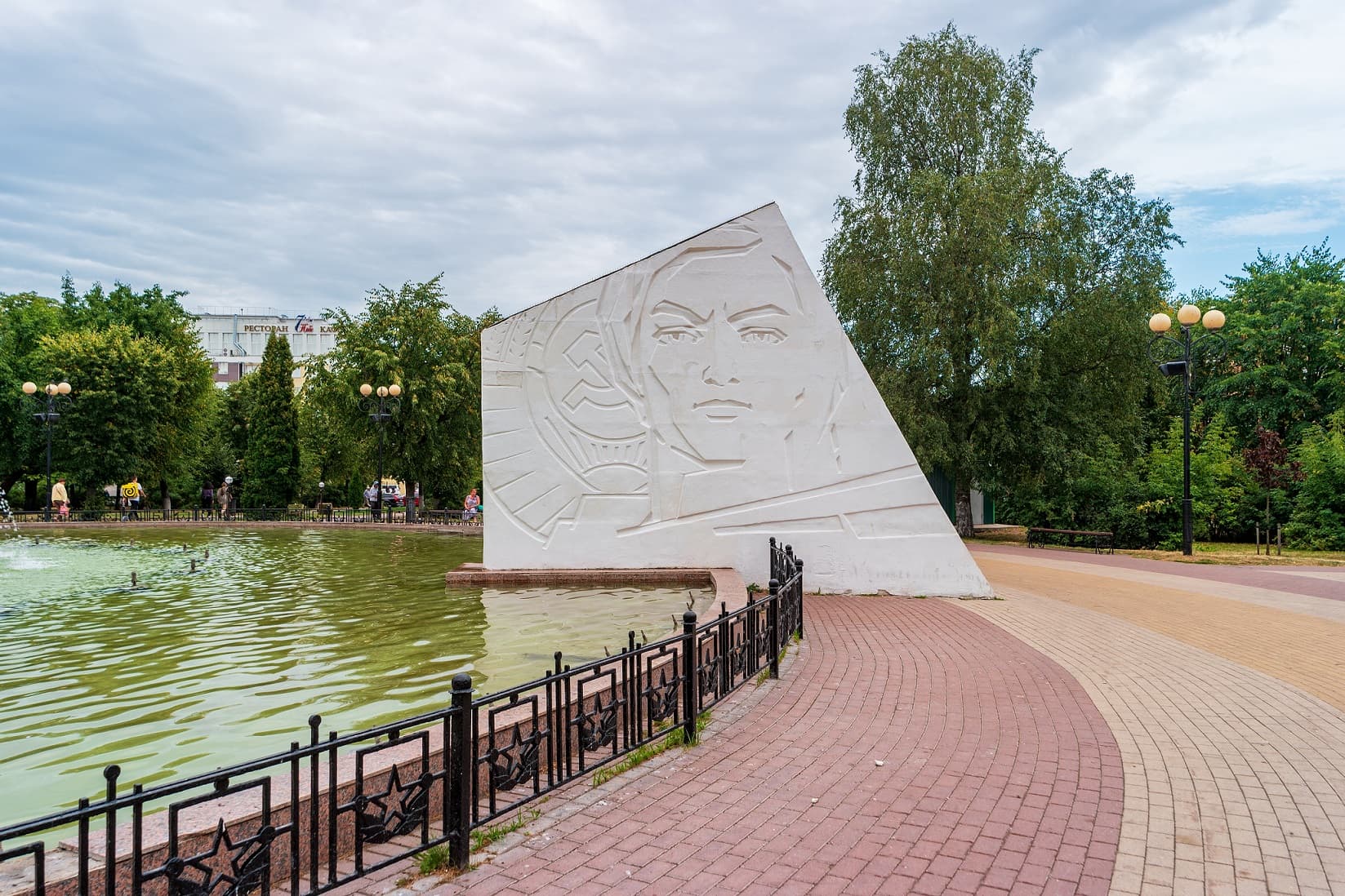 Площадь Победы