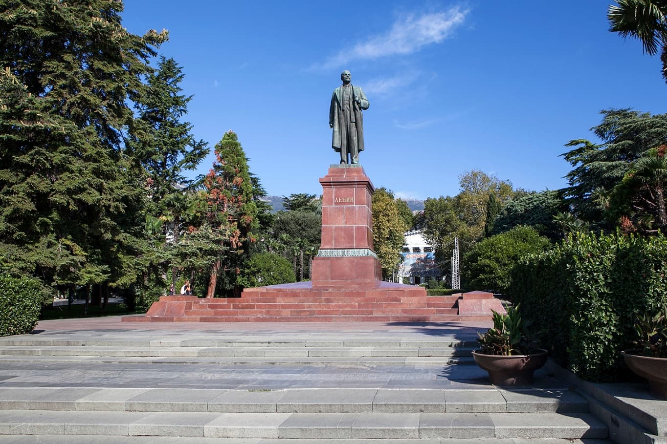 Памятник Ленину 