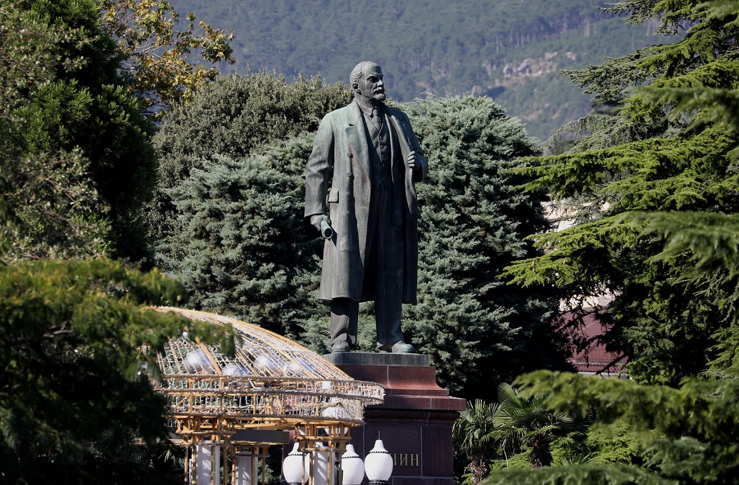 Памятник Ленину 