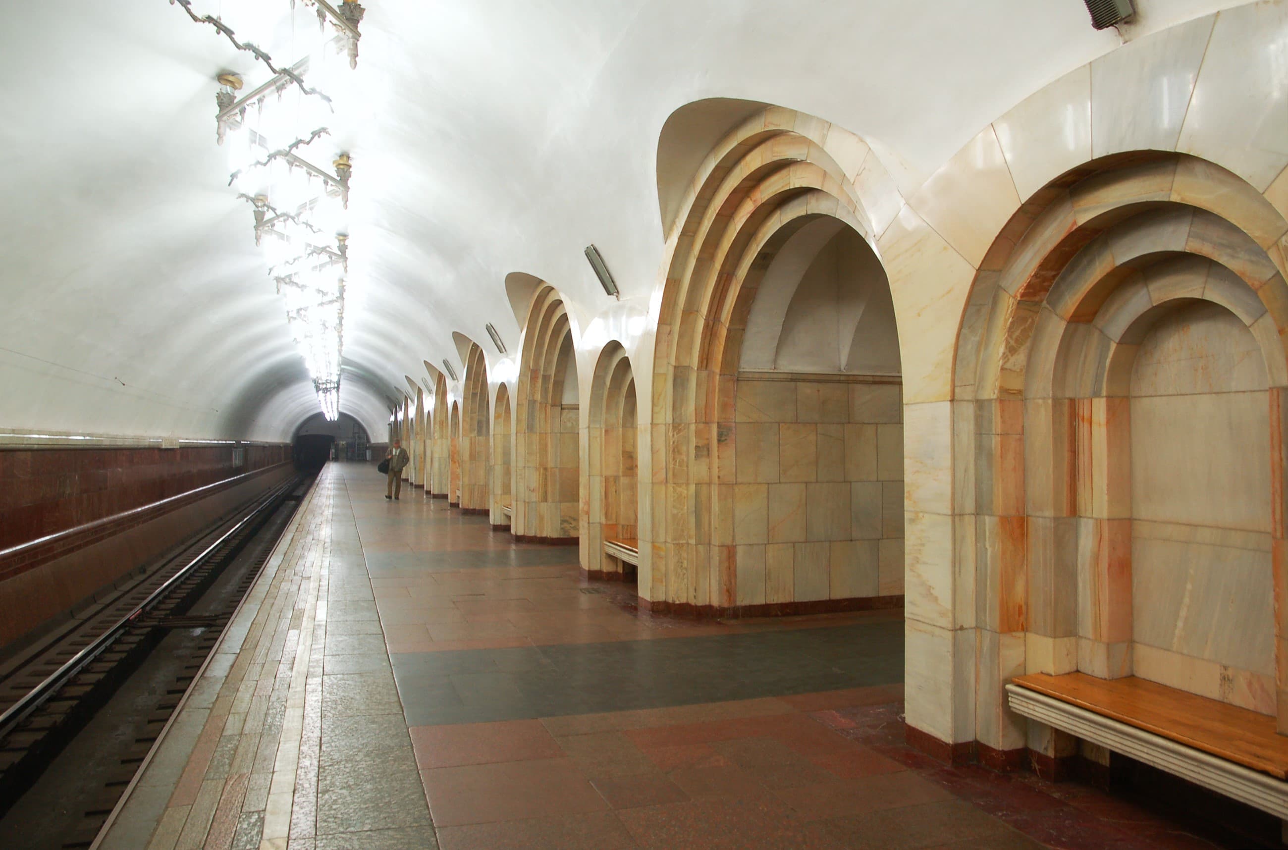 Станция метро «Добрынинская»