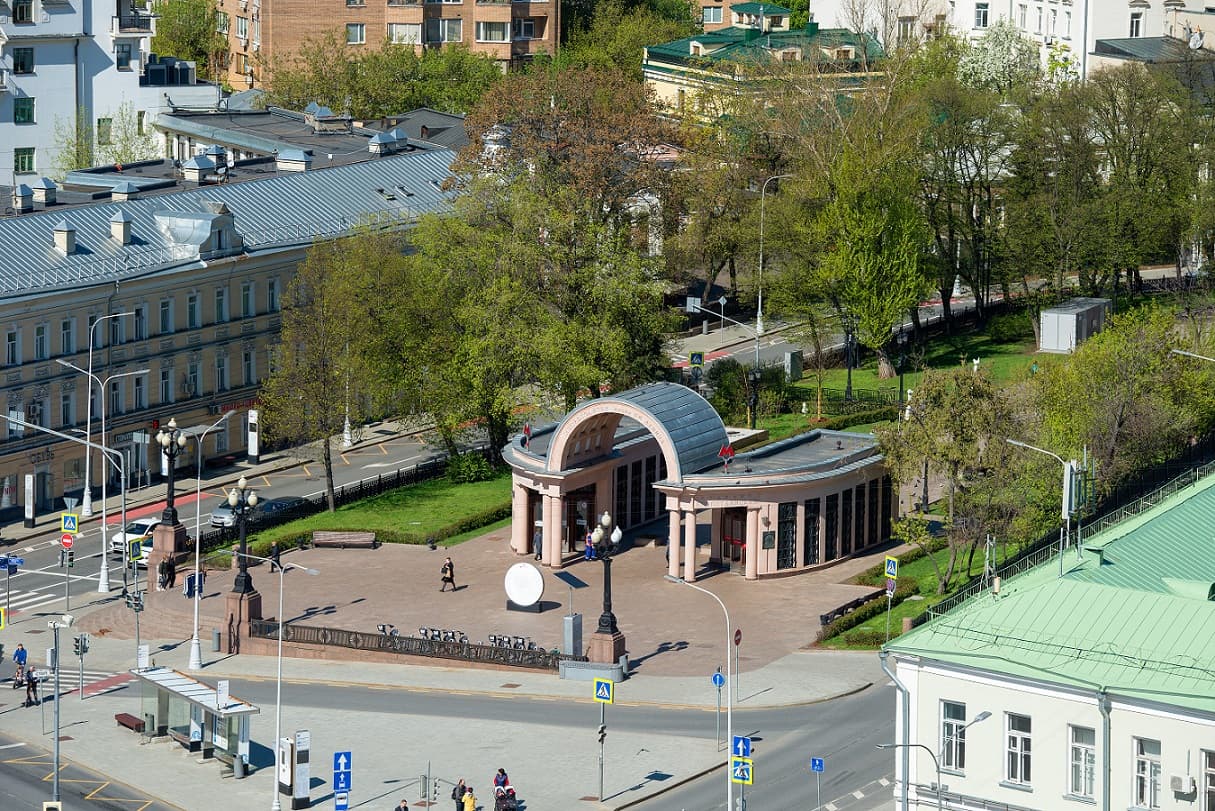Станция метро «Кропоткинская»