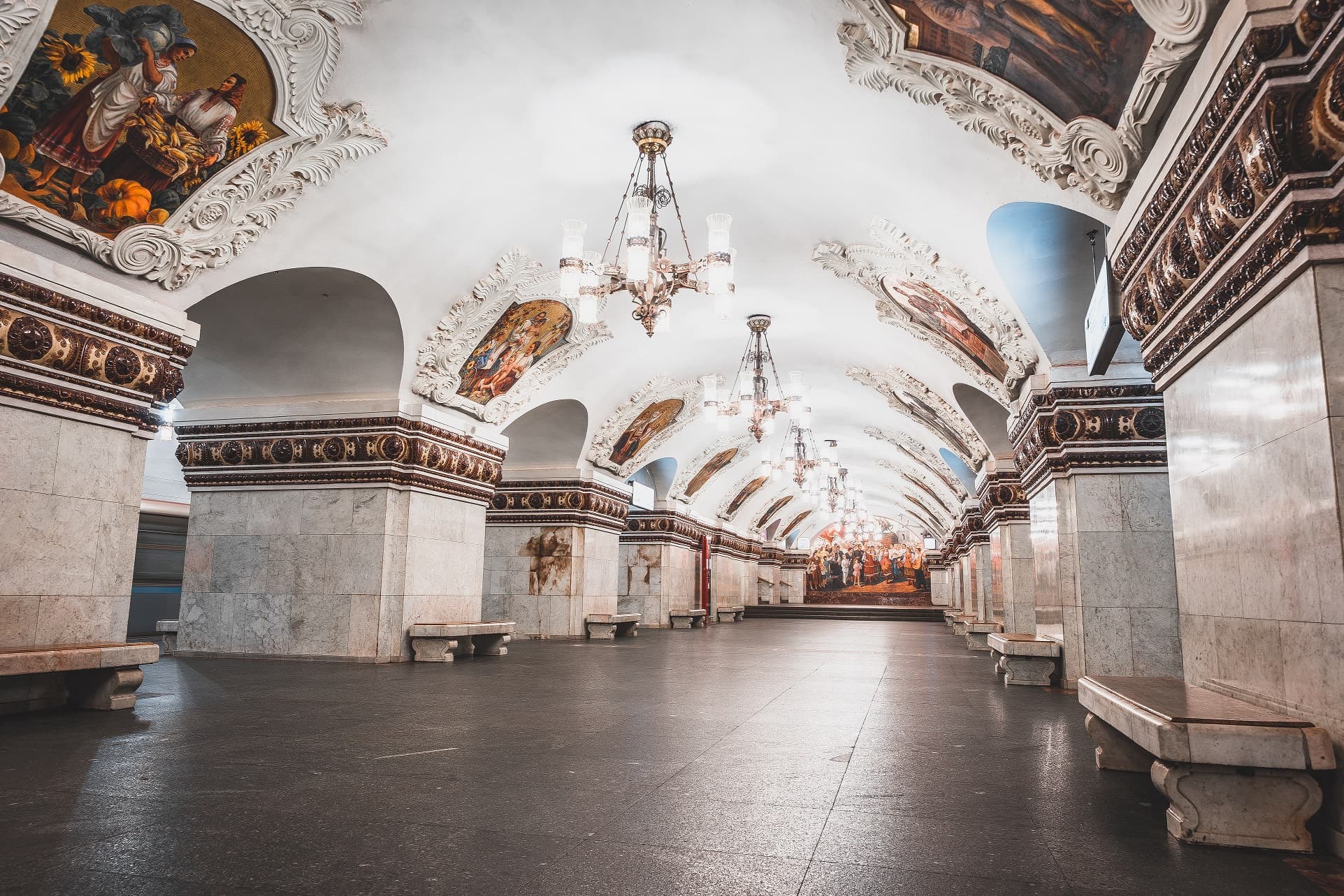 Станция метро «Киевская» 