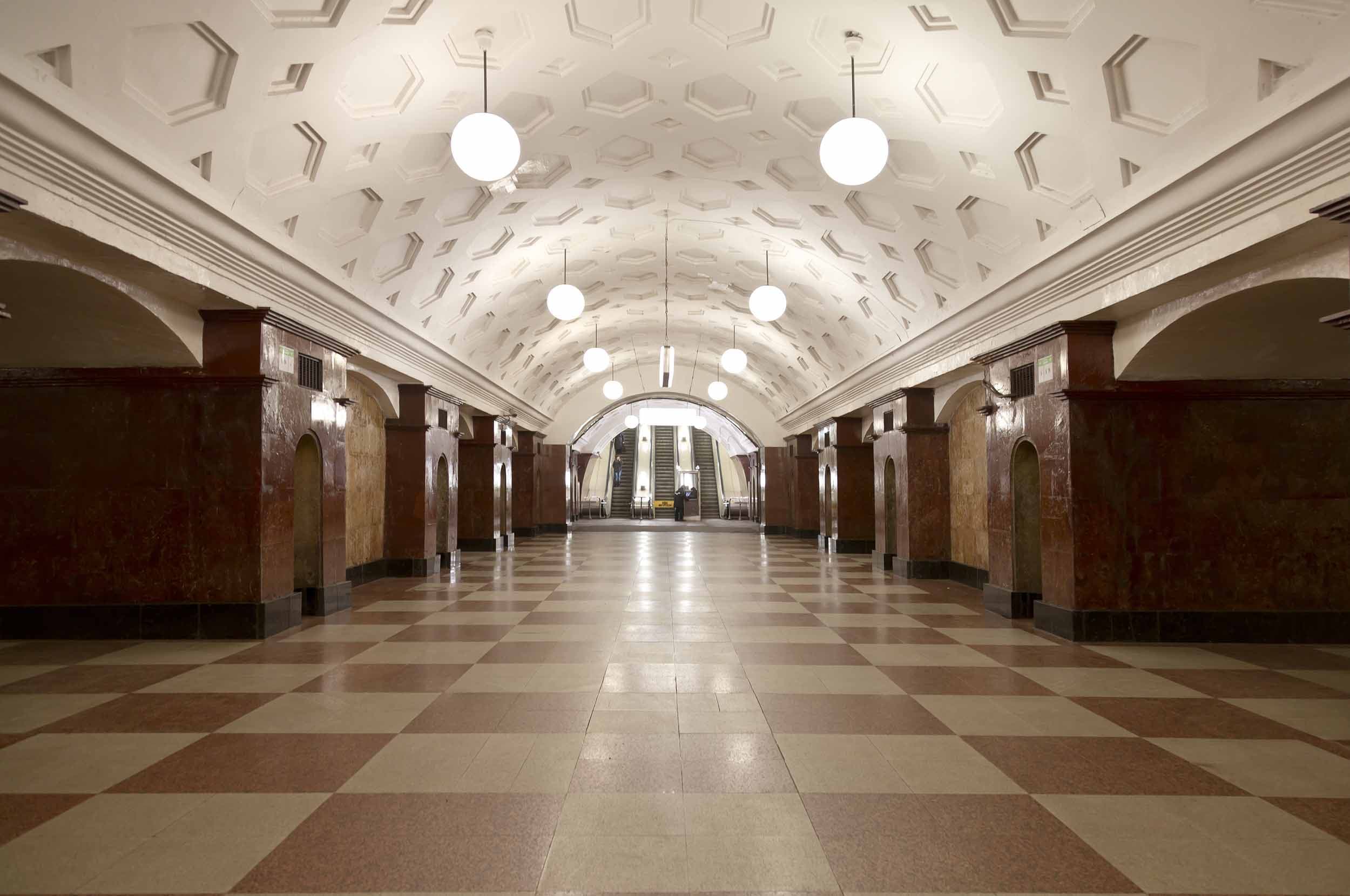Станция метро «Красные Ворота» 