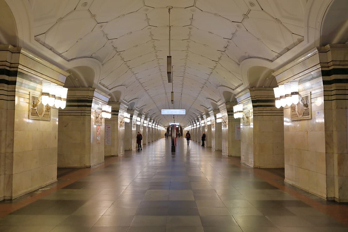Станция метро «Спортивная»
