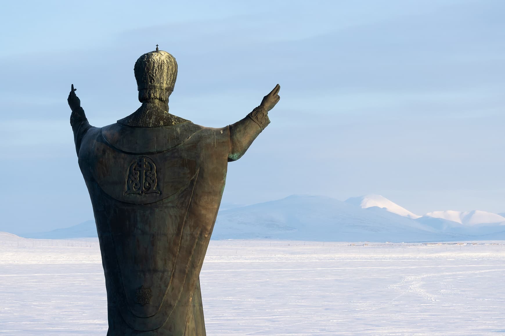 Памятник святому Николаю Чудотворцу