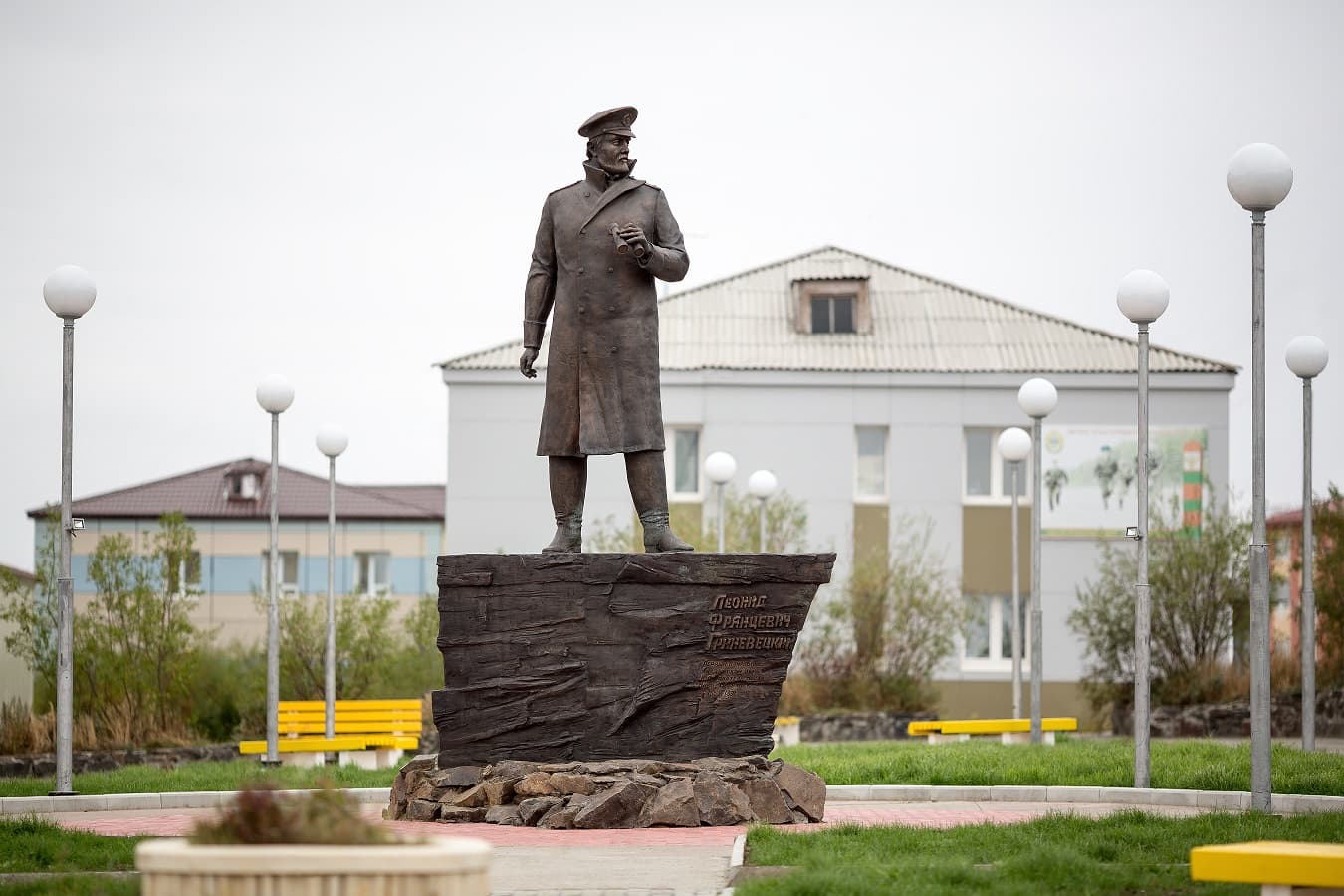 Памятник Л. Ф. Гриневецкому