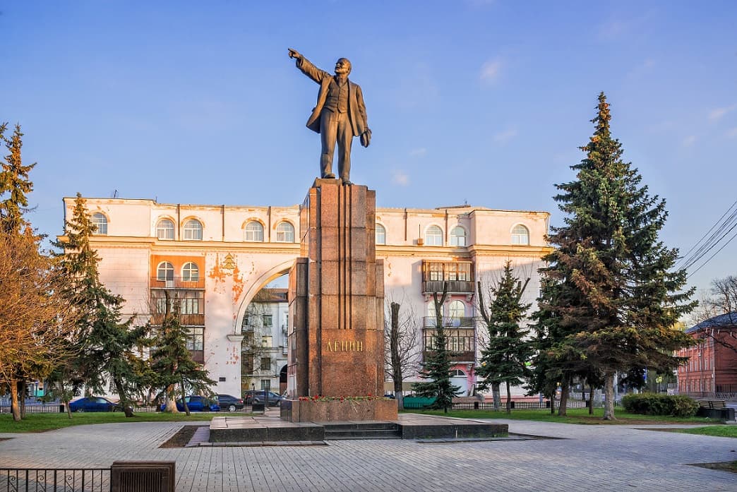 Памятник В. И. Ленину
