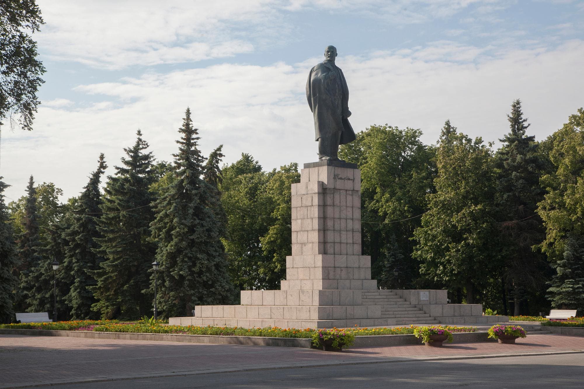 Памятник В. И. Ленину