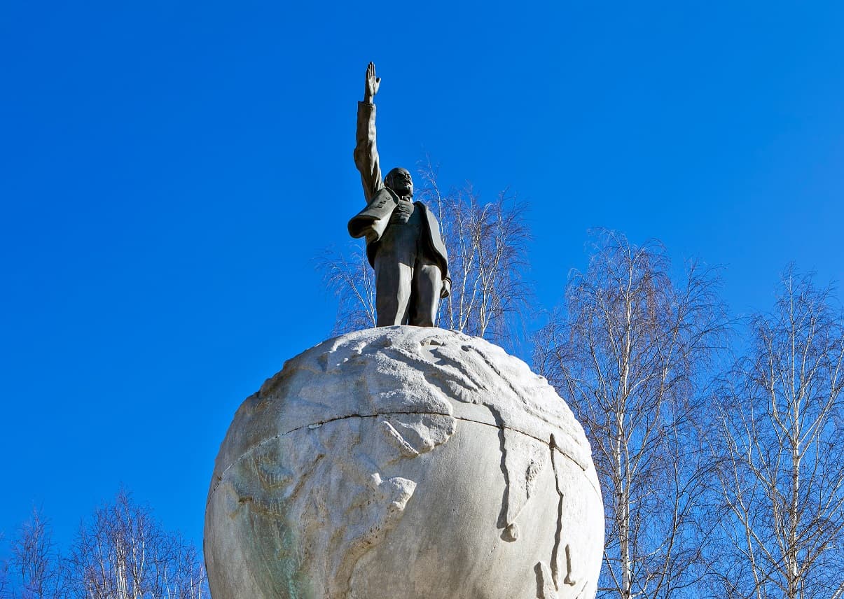Памятник В. И. Ленину