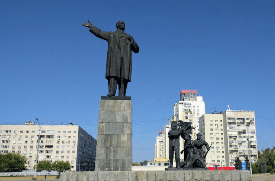 Памятник В. И. Ленину