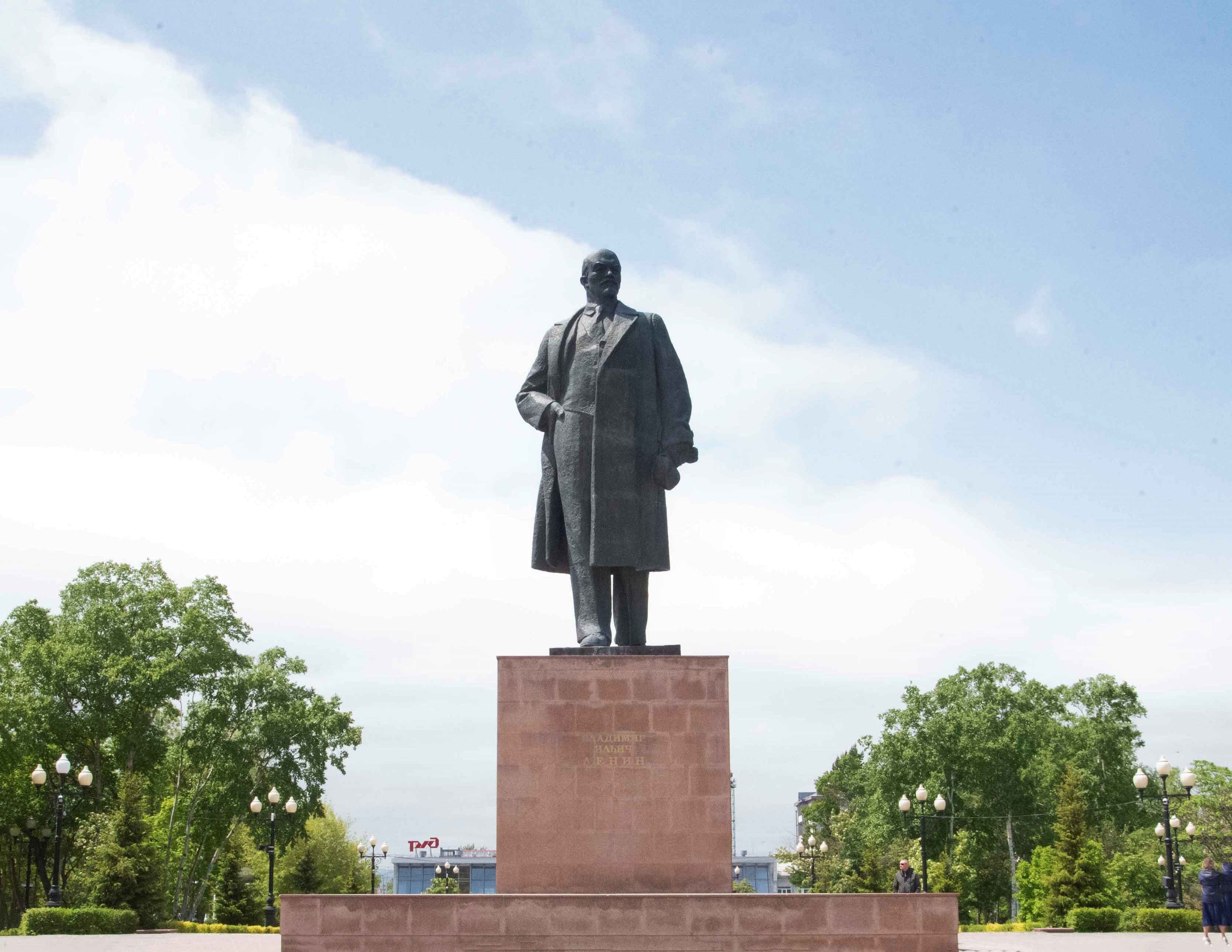 Памятник В. И. Ленину