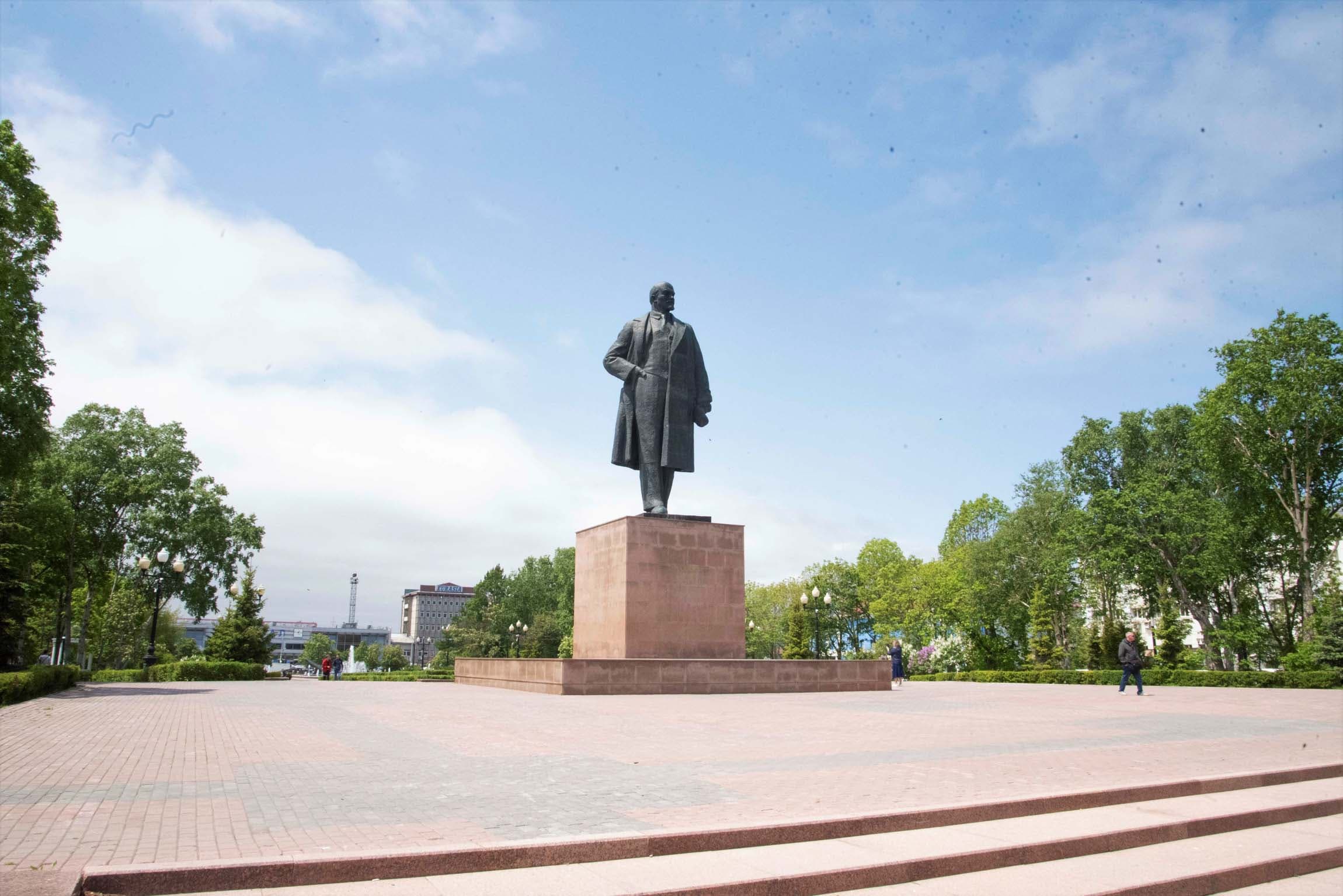 Памятник В. И. Ленину