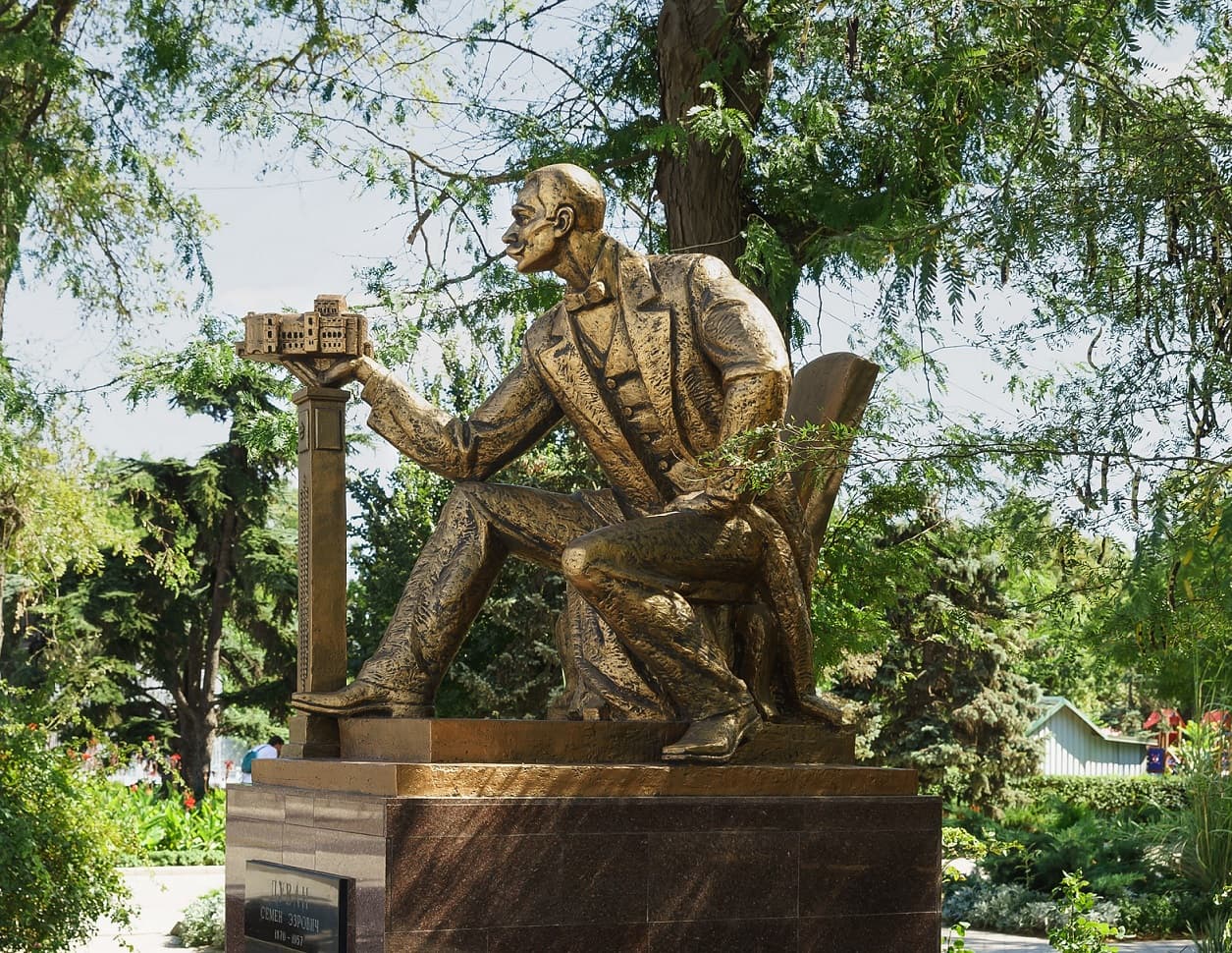 Памятник Дувану