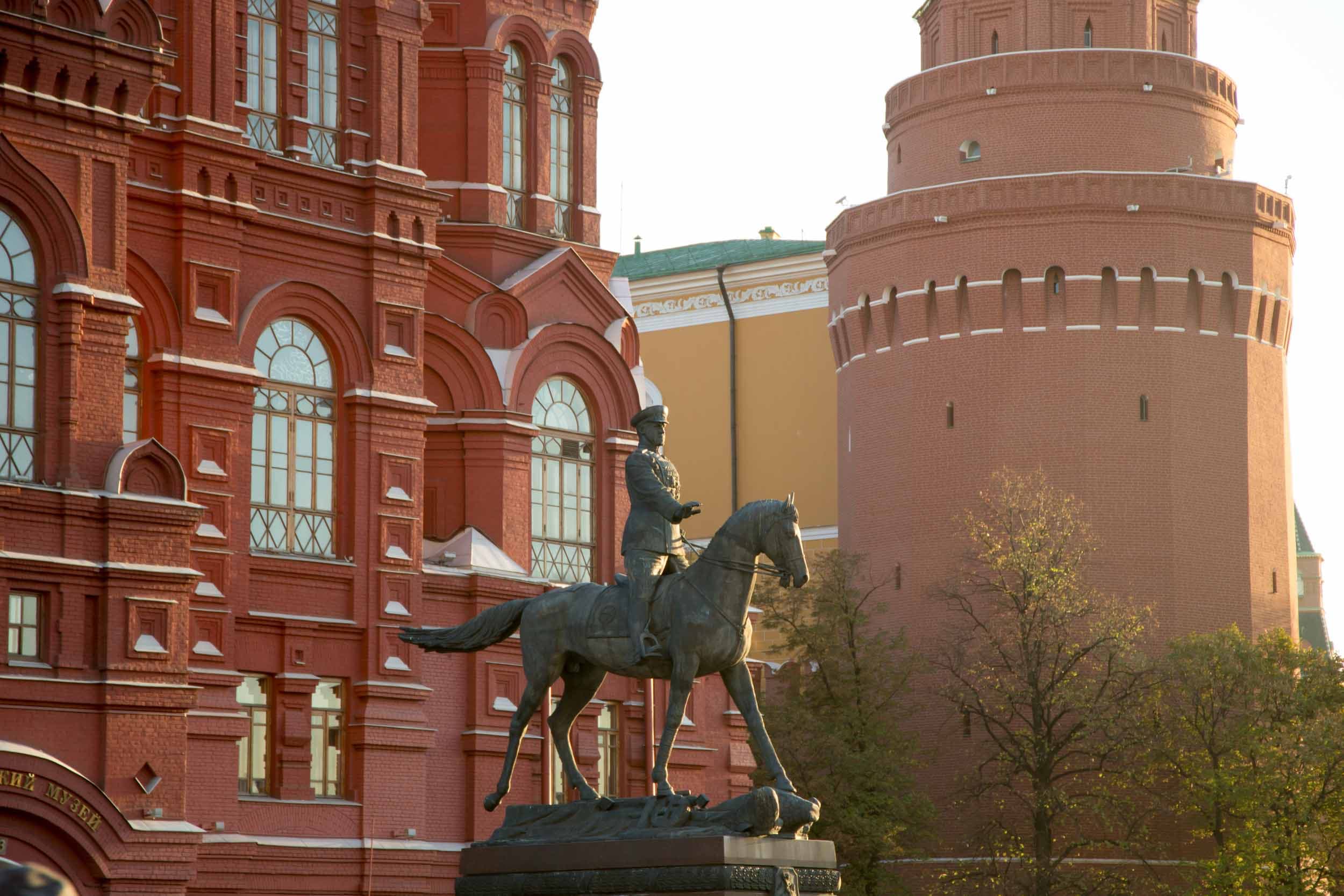 Памятник маршалу Жукову