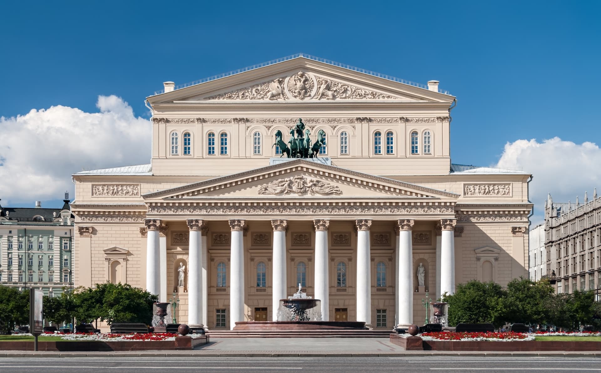 Театральная площадь