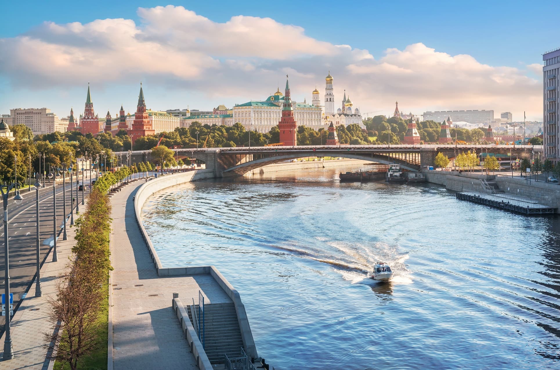 Кремлевская набережная