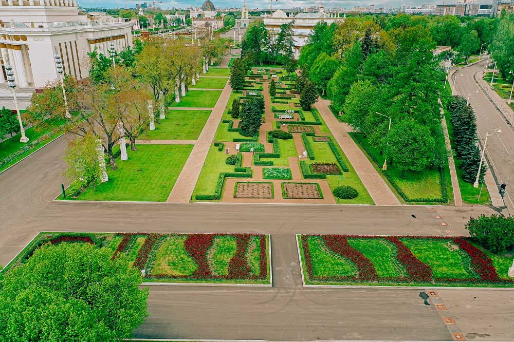 Аллея космонавтов (Каштановая роща)