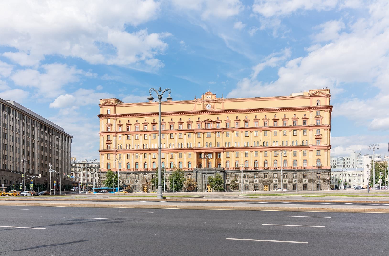 Лубянская площадь
