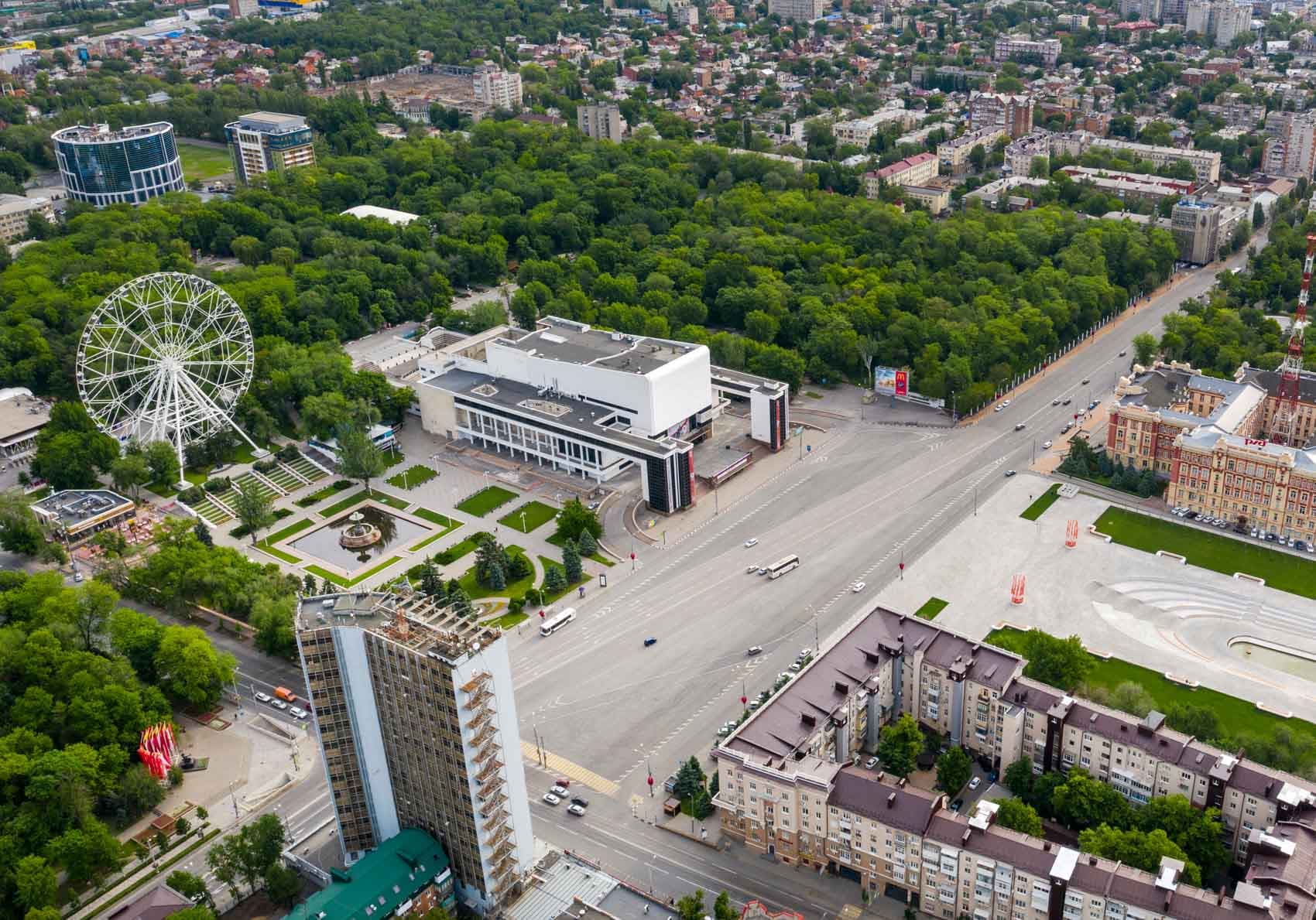 Театральная площадь 