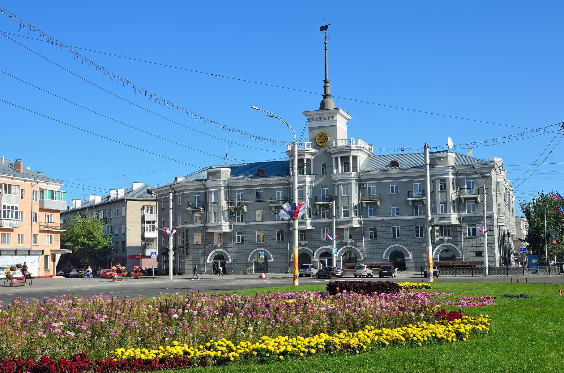 Дом под шпилем