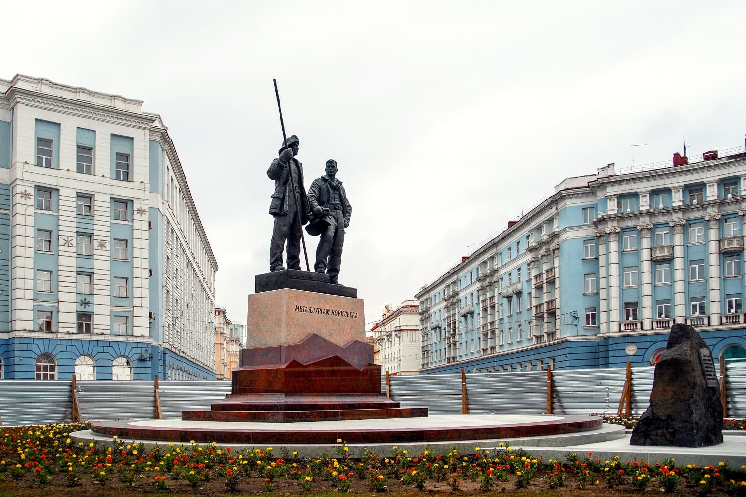Гвардейская площадь 