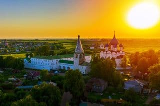 Белокаменные храмы и атмосфера старой Руси: от Суздаля до Мурома на авто за три дня