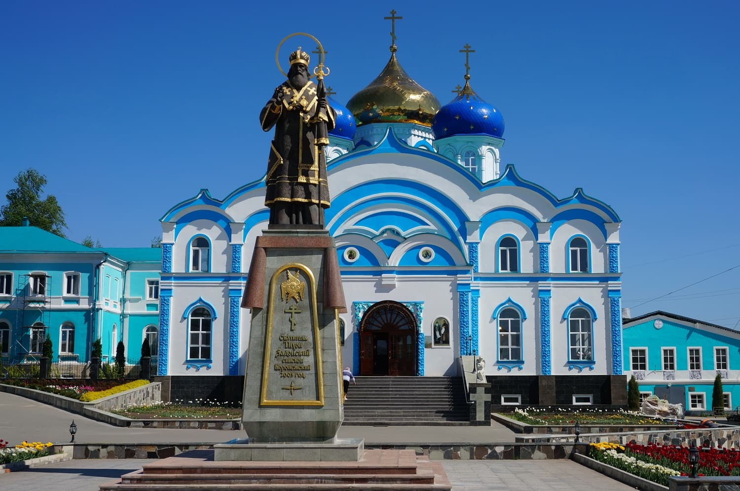 Памятник святителю Тихону Задонскому 