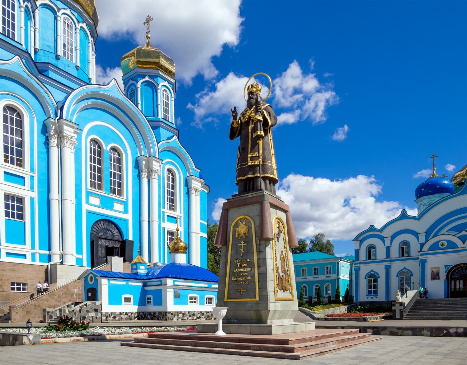 Памятник святителю Тихону Задонскому 