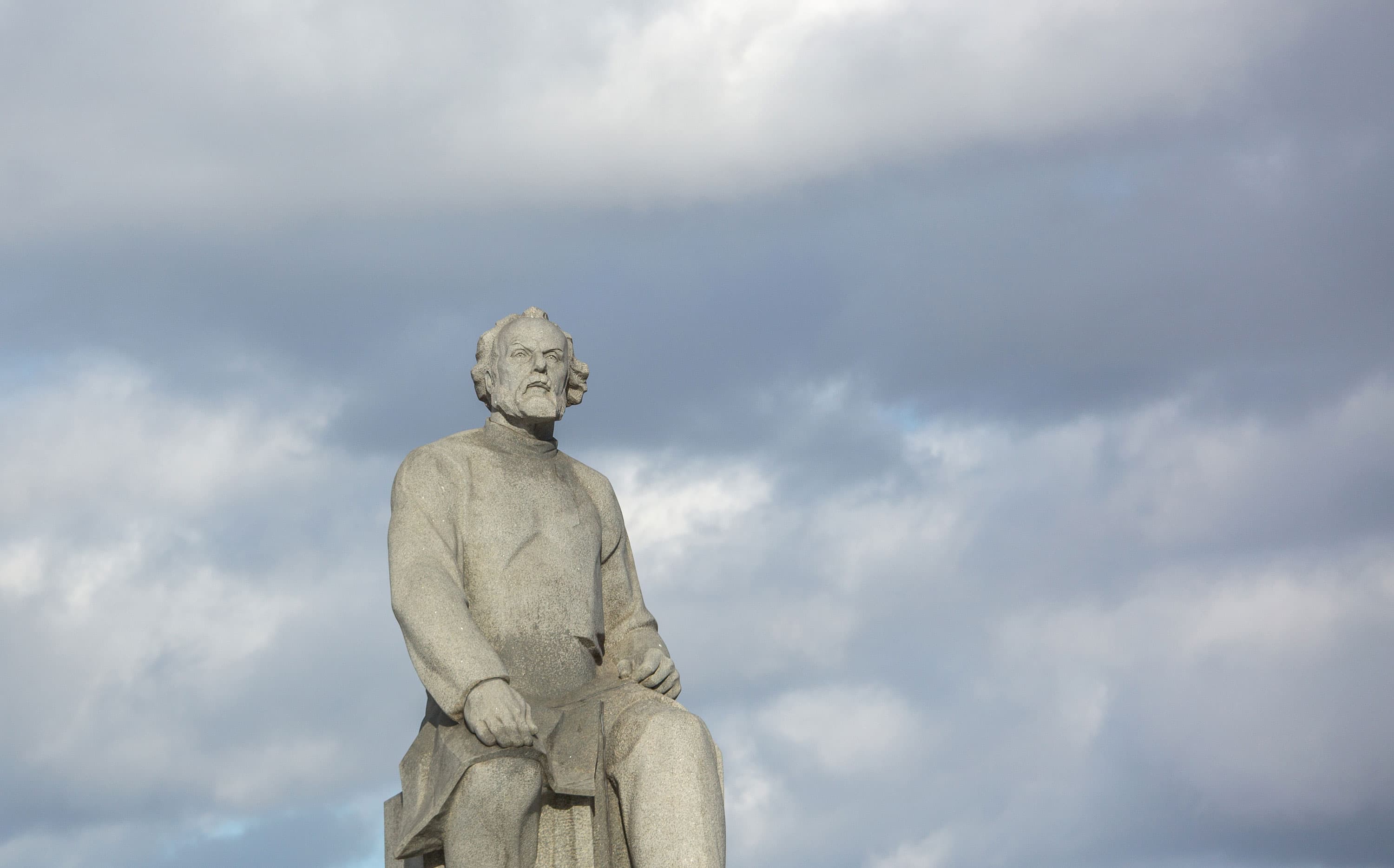 Памятник Константину Циолковскому
