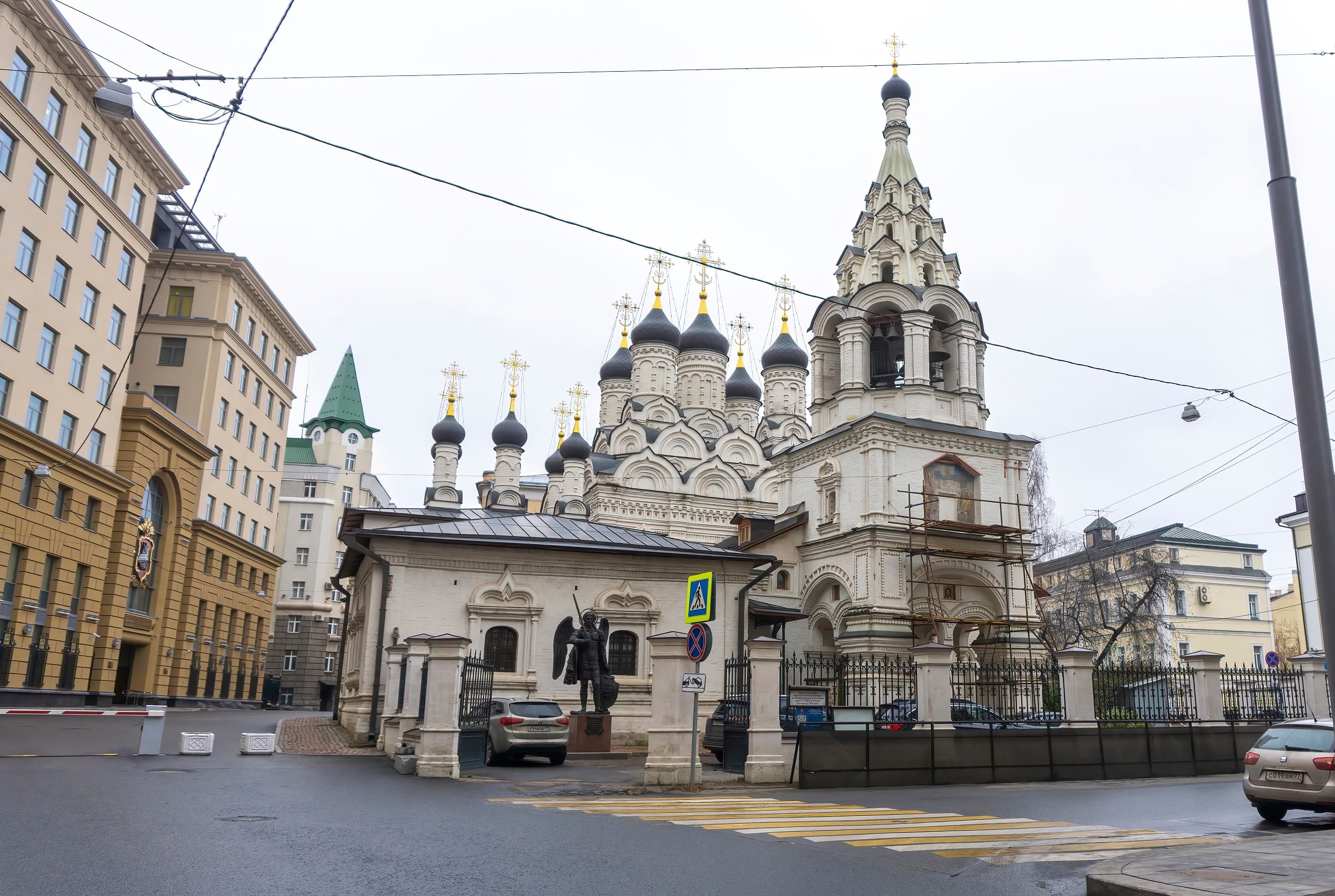 Храм иконы Божией Матери «Знамение» за Петровскими Воротами