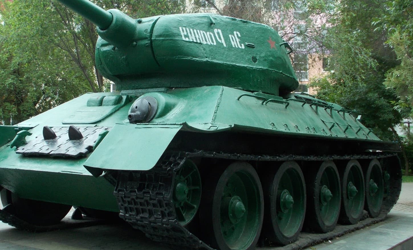 Памятник танку Т-34