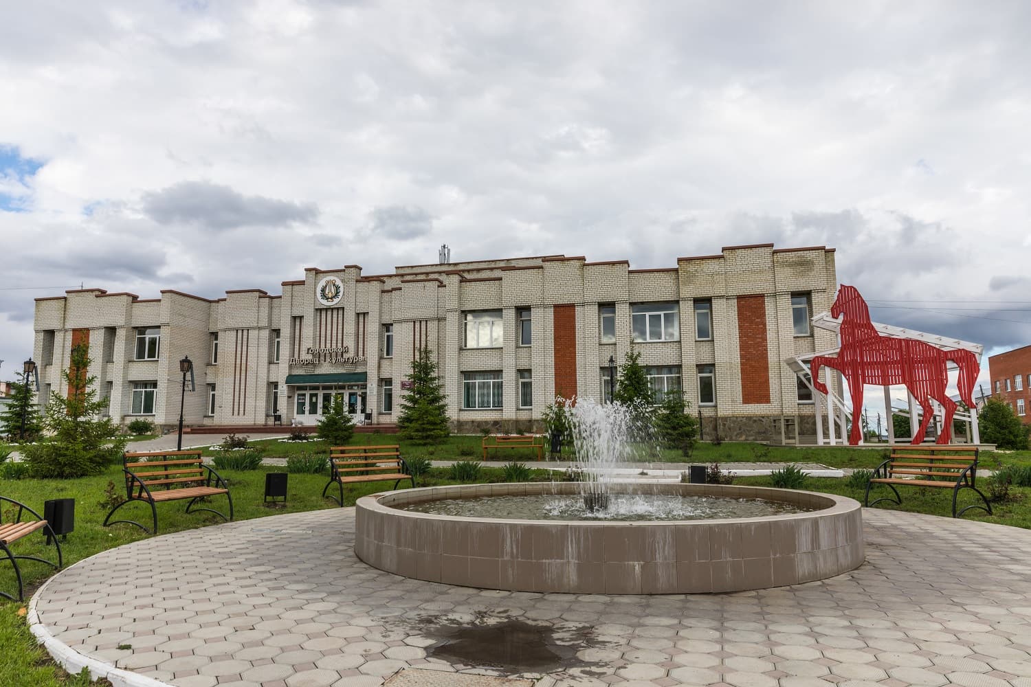 Беседка с «Красным конем»