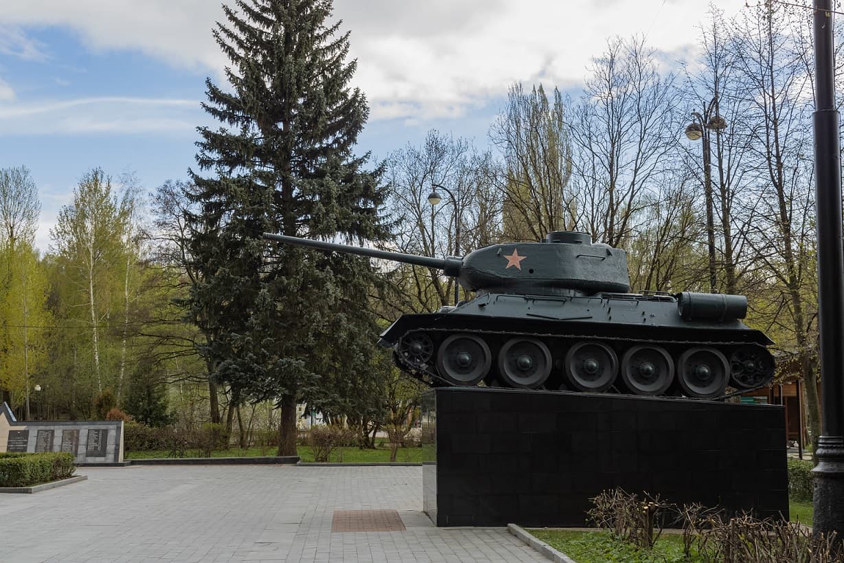 Площадь Мужества