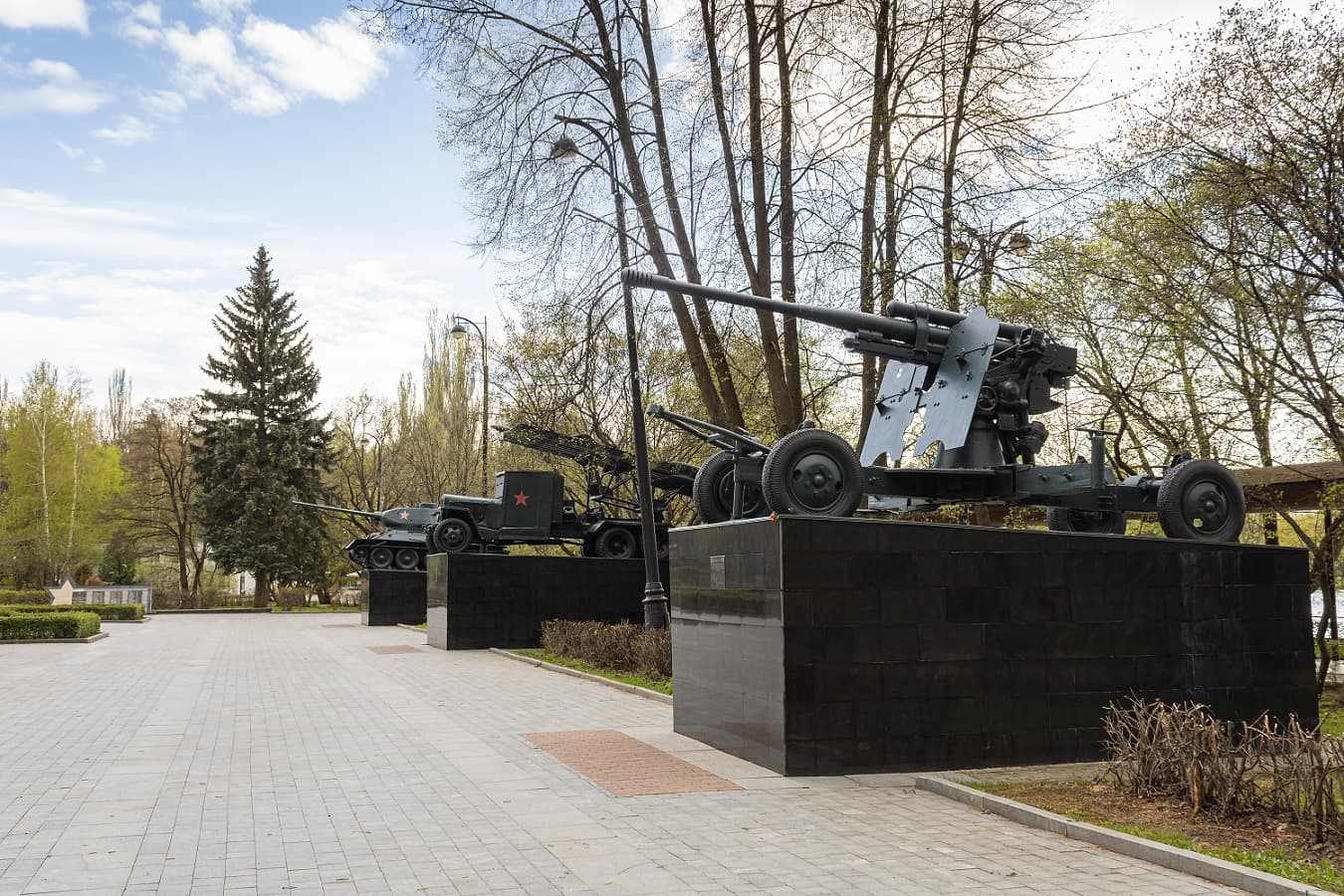 Площадь Мужества
