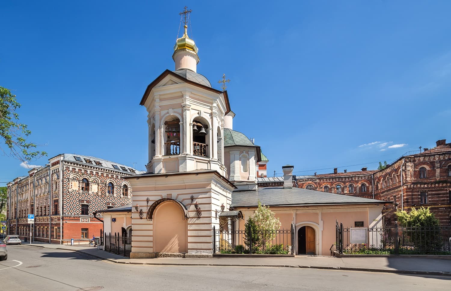Храм Преподобного Сергия Радонежского в Крапивниках 
