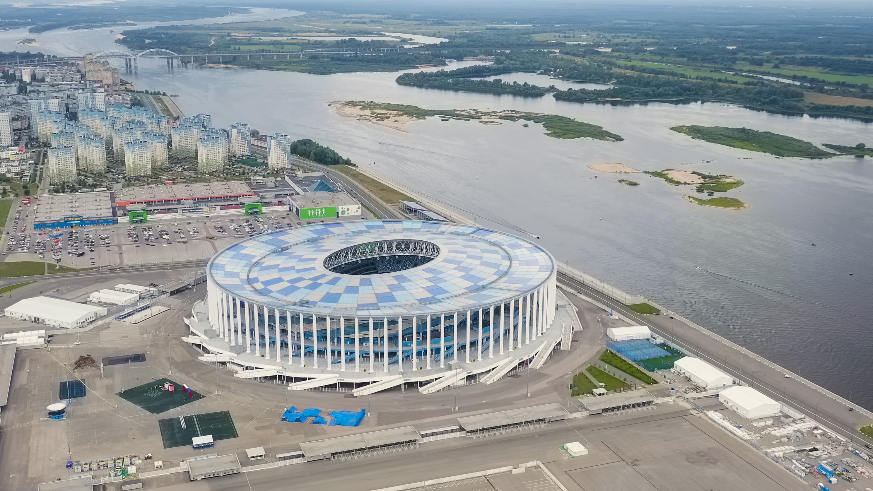 Стадион «Совкомбанк Арена»