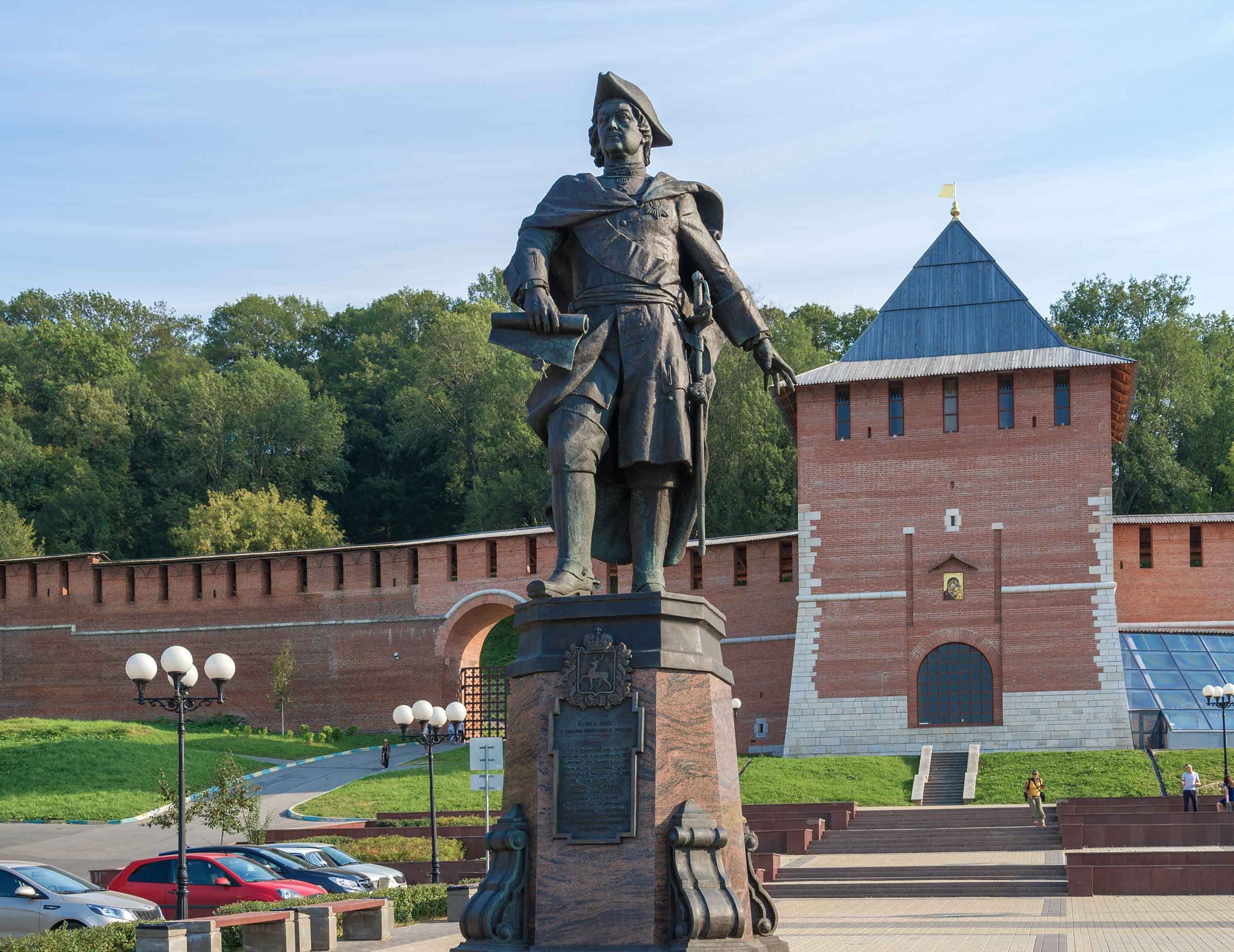 Памятник Петру I