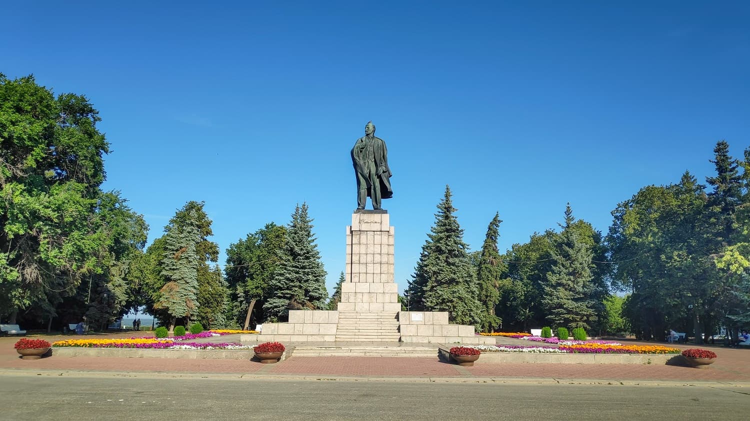 Памятник В. И. Ленину