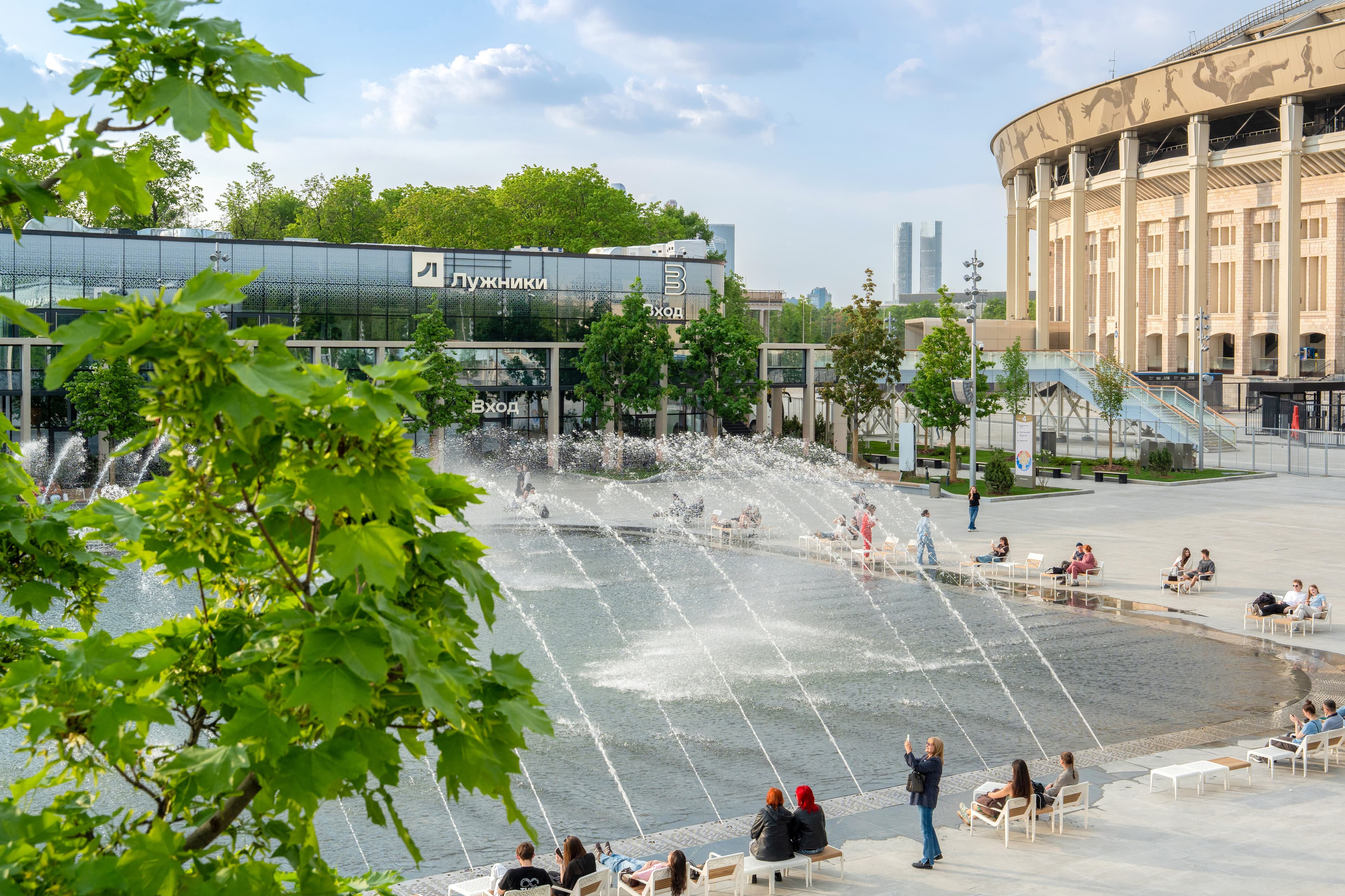 Fountain on Luzhniki Central Square