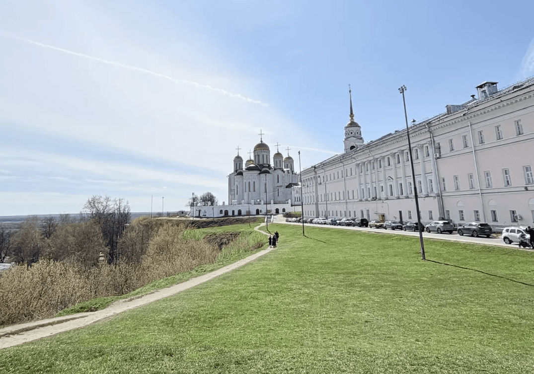 Смотровая площадка за Дмитриевским собором