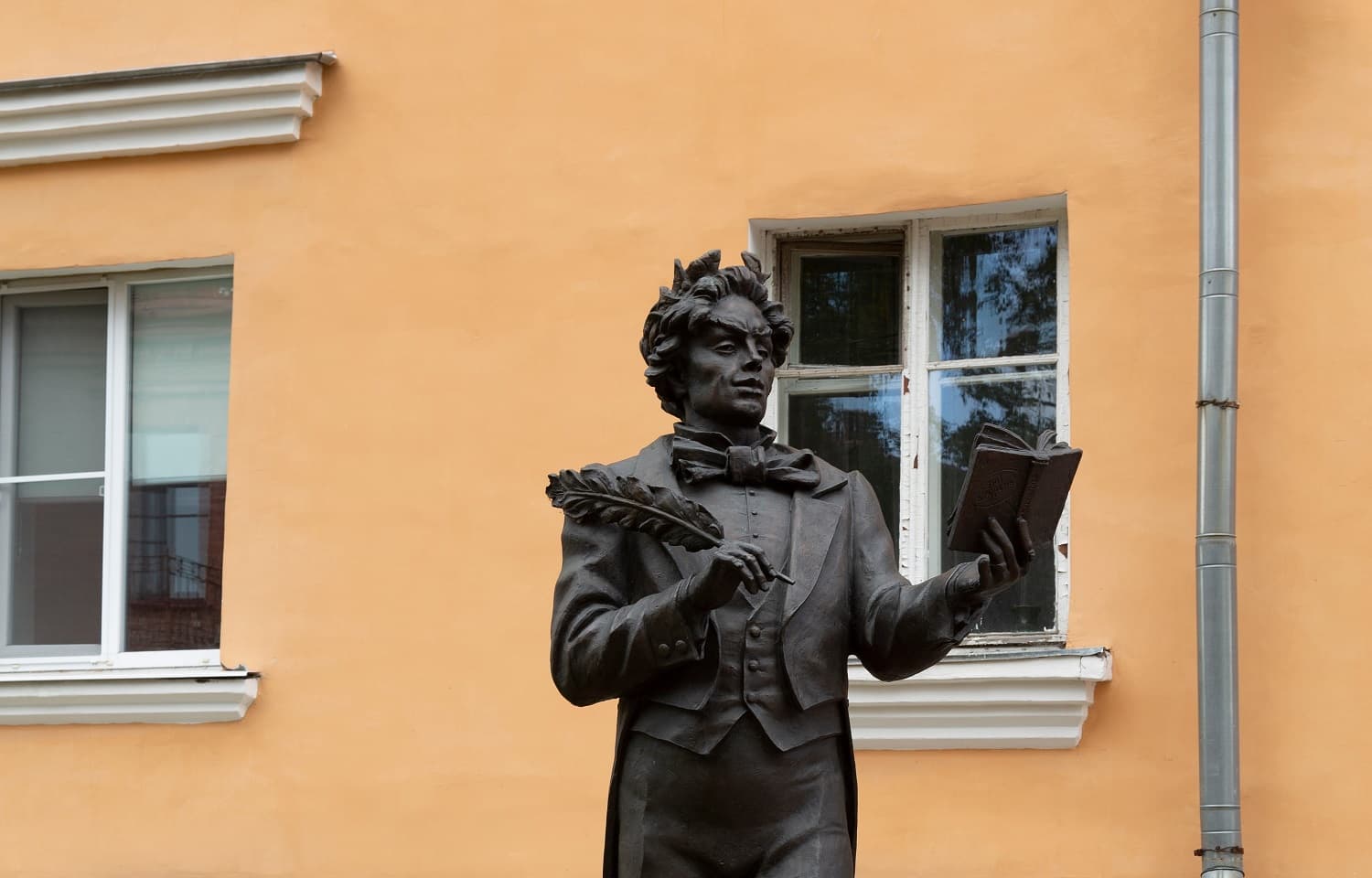 Памятник Козьме Пруткову