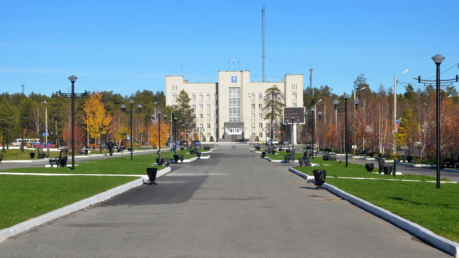 Центральная аллея Ноябрьска