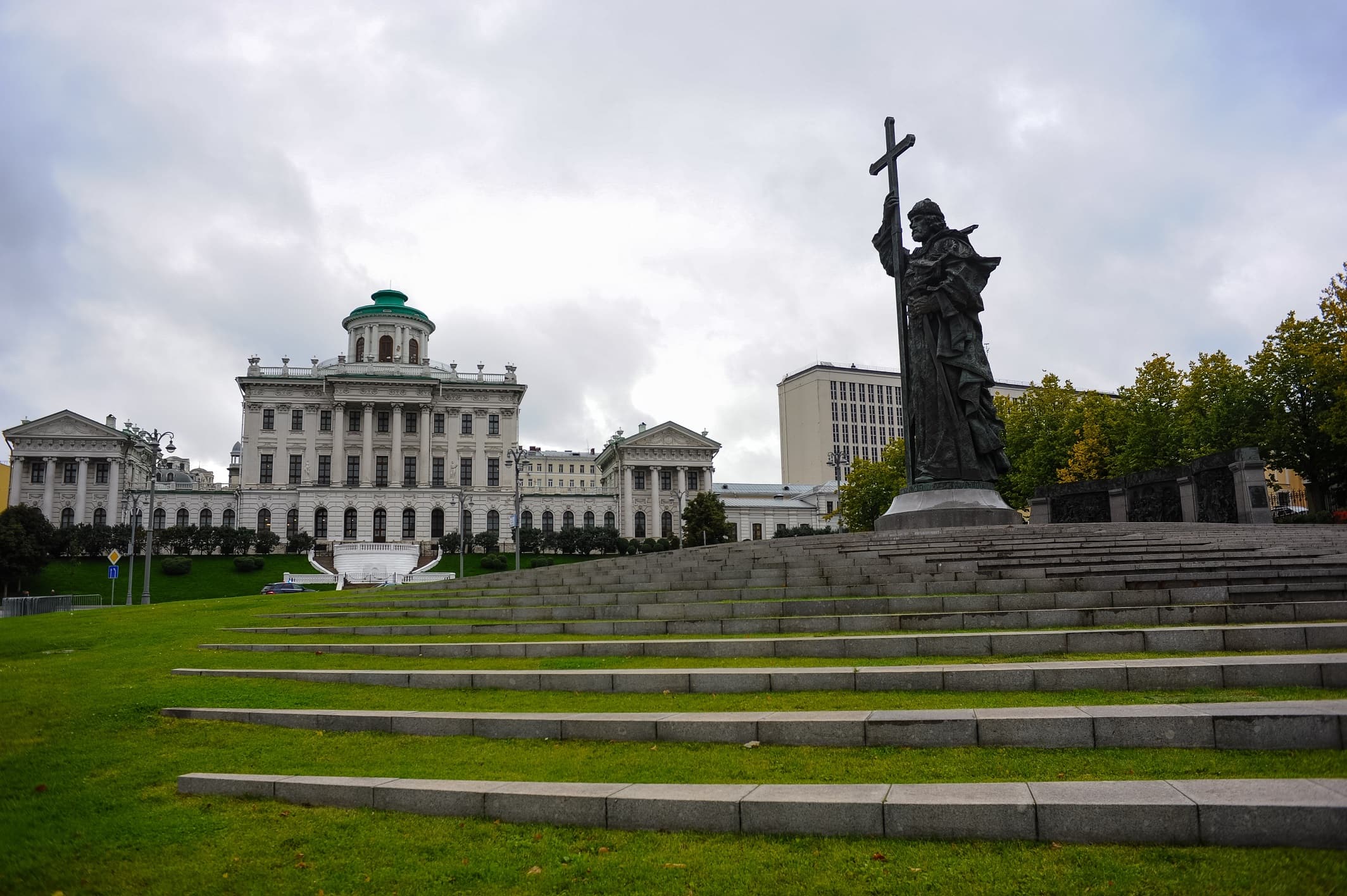 Памятник князю Владимиру