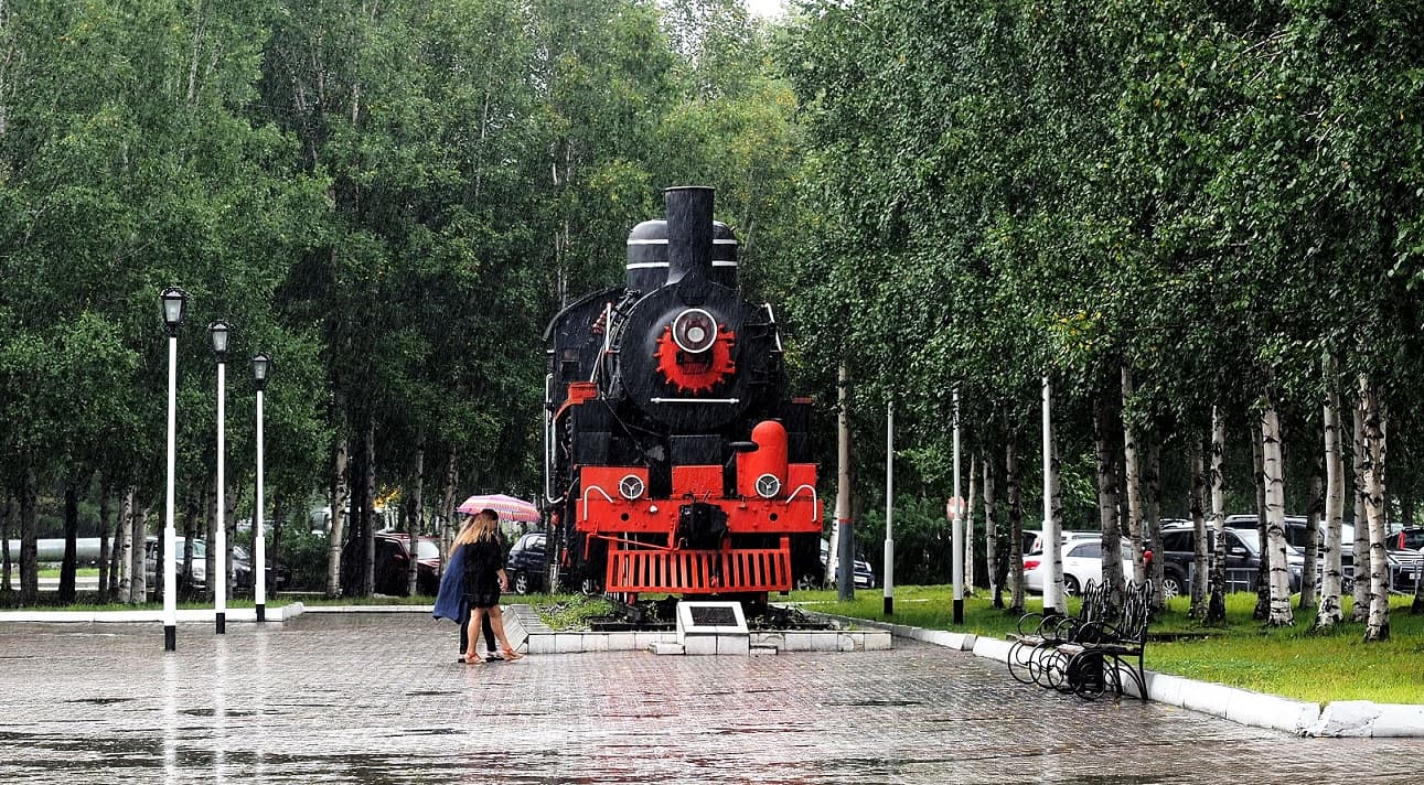 Паровоз-памятник Еа-3246