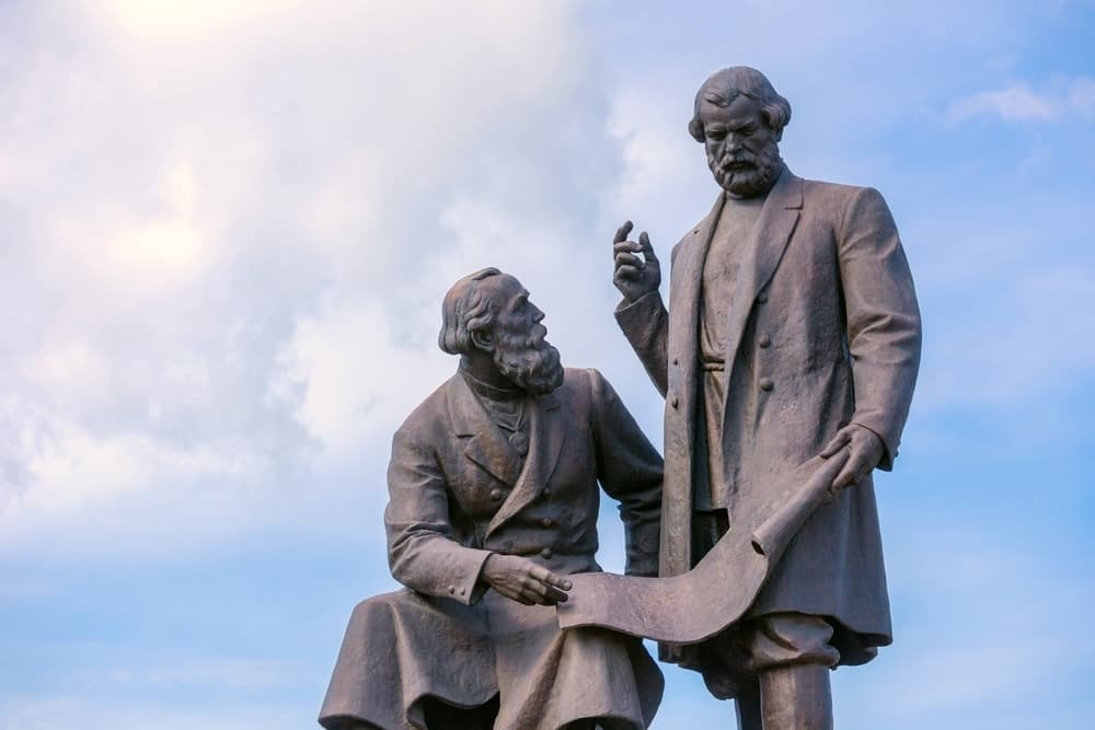 Театральная площадь